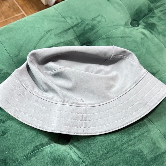 lululemon athletica gray reversible bucket hat - Picture 2 of 3